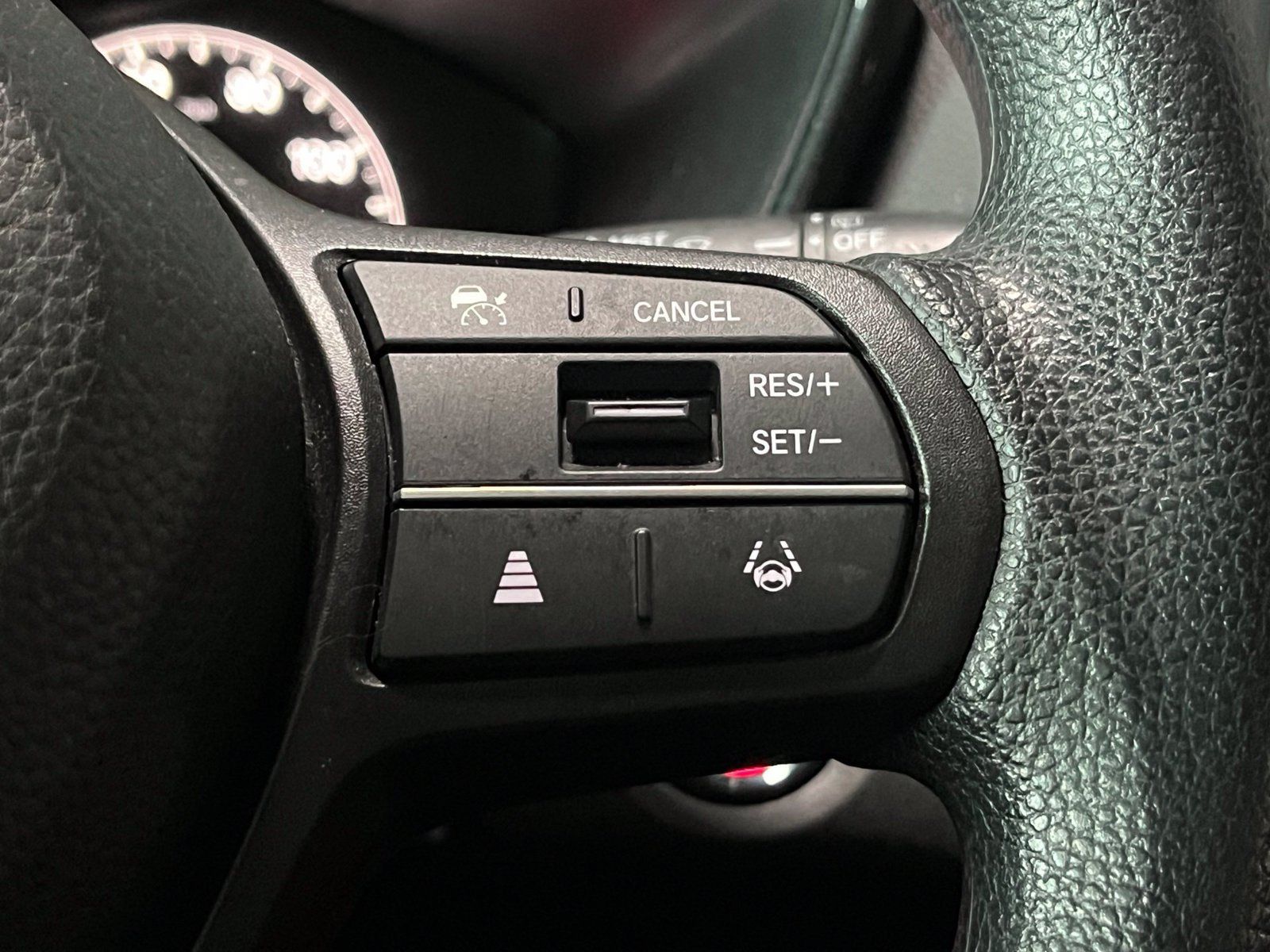 Used 2025 Honda CR-V LX image 27