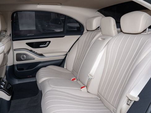 Used 2022 Mercedes-Benz S 500 S 500 image 17
