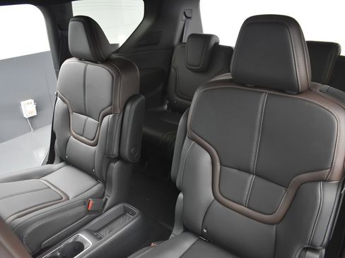 New 2025 Nissan Armada SL w/ Captain's Chari Seat Package image 17