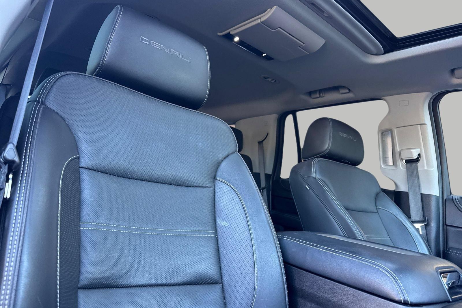 Used 2019 GMC Yukon Denali w/ Open Road Package AWD/4WD image 17