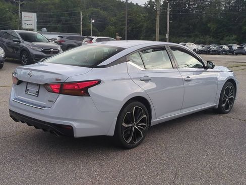 Used 2023 Nissan Altima 2.5 SR w/ SR Premium Package AWD/4WD image 4