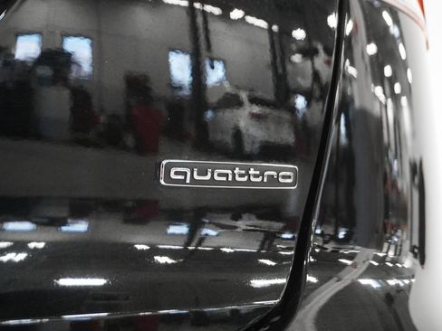 Used 2023 Audi Q4 e-tron Prestige image 8