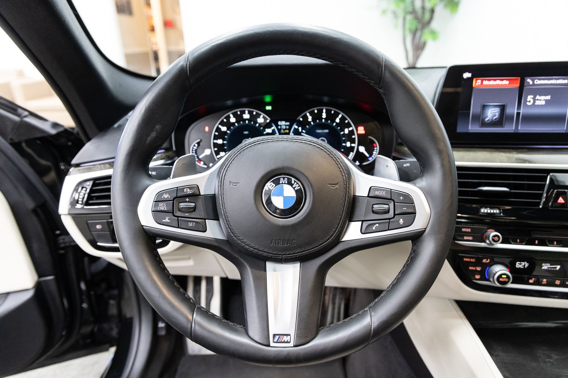 Used 2019 BMW 540i w/ M Sport Package RWD image 16