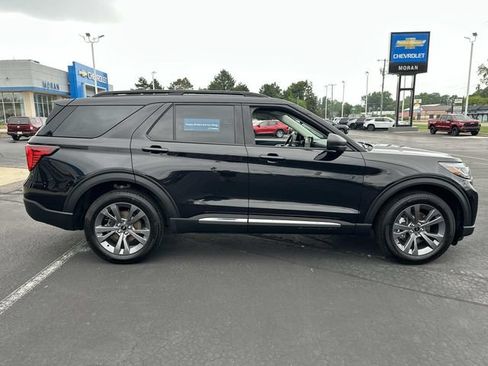 Used 2025 Ford Explorer Active w/ Active Comfort Package AWD/4WD image 8
