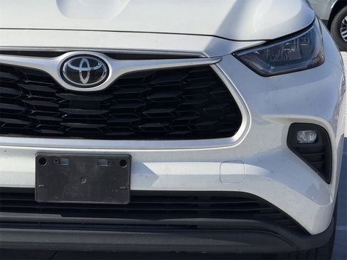 Used 2020 Toyota Highlander LE image 9