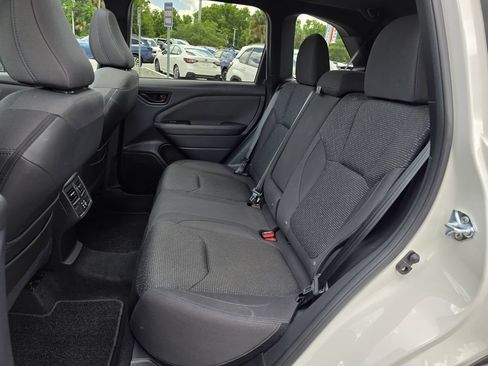 Certified 2025 Subaru Forester Premium AWD/4WD image 16