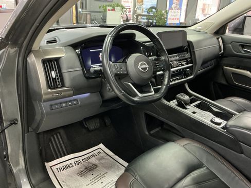 Used 2022 Nissan Pathfinder Platinum w/ Cargo Package image 14