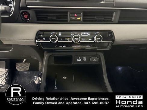 Certified 2025 Honda Pilot Touring image 10