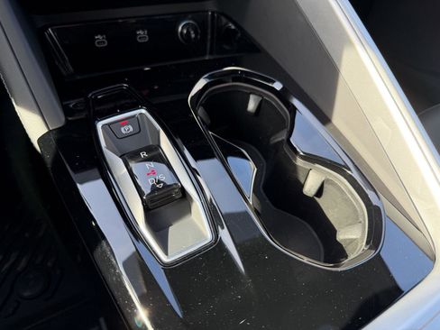 Used 2025 Audi Q5 Premium w/ Convenience Package image 18