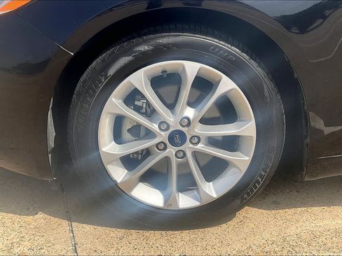 Used 2020 Ford Fusion SE FWD image 8