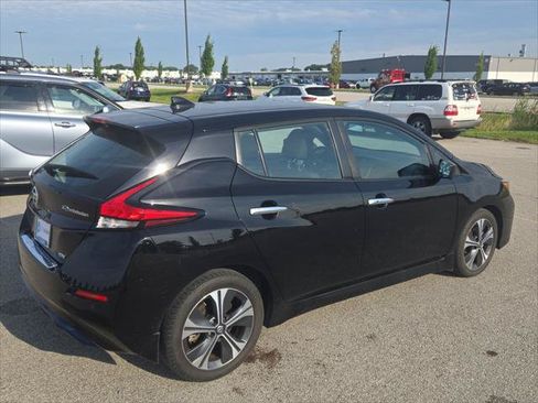 Used 2020 Nissan Leaf SV w/ SV Technology Package FWD image 6