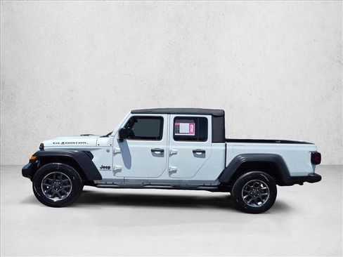 Used 2021 Jeep Gladiator Sport AWD/4WD image 8
