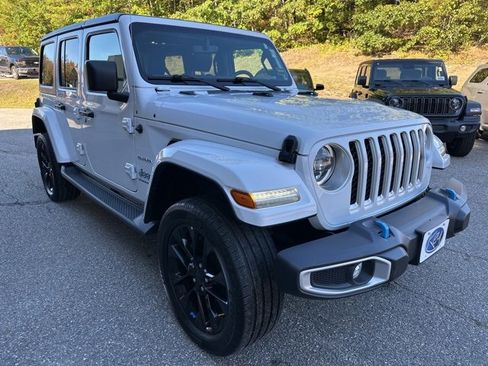 Used 2023 Jeep Wrangler Unlimited Sahara w/ Cold Weather Group image 2