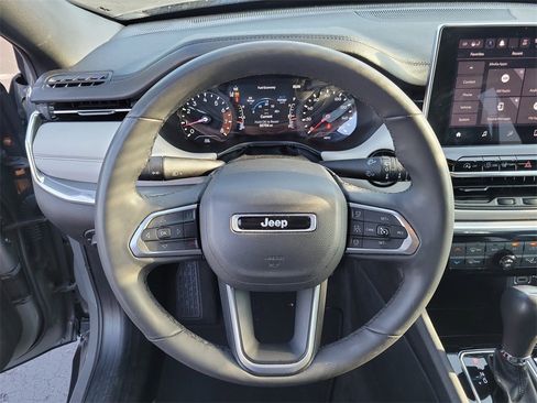 Used 2024 Jeep Compass Limited image 27