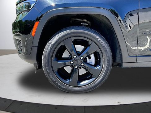 Used 2023 Jeep Grand Cherokee L Laredo AWD/4WD image 32