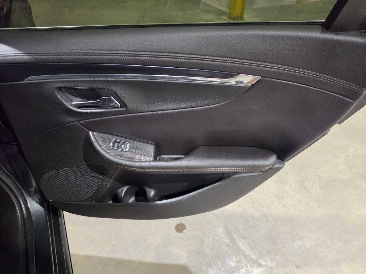 Used 2018 Chevrolet Impala Premier FWD image 31
