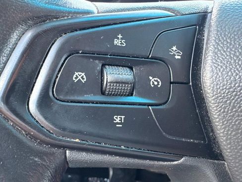 Used 2023 Chevrolet Bolt LT FWD image 16