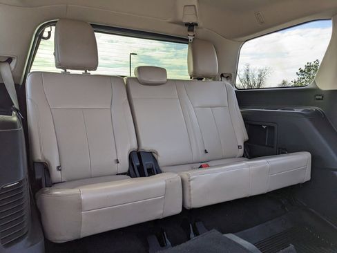 Used 2022 Ford Expedition XLT image 49