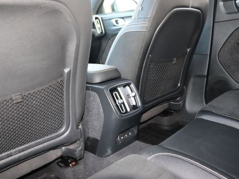 Used 2022 Volvo XC40 P8 Recharge Plus AWD/4WD image 33