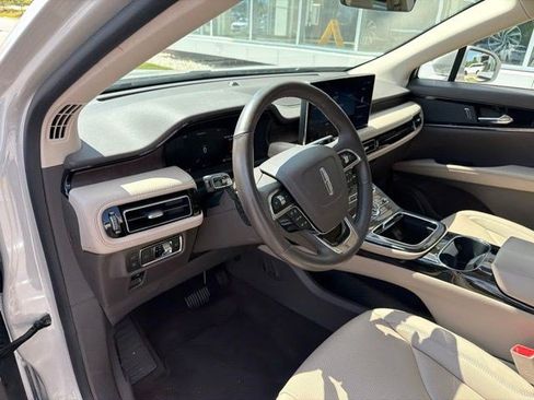 Used 2023 Lincoln Nautilus Reserve AWD/4WD image 12
