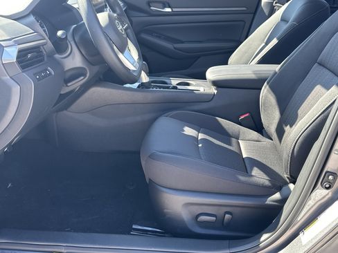 New 2025 Nissan Altima 2.5 SV image 9