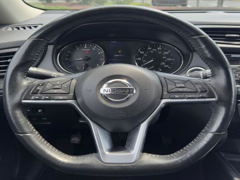 Used 2018 Nissan Rogue SV AWD/4WD image 8