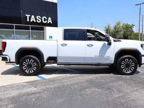 New 2026 GMC Sierra 3500 Denali Ultimate AWD/4WD image 9