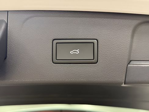 New 2026 Volkswagen Atlas SE image 10