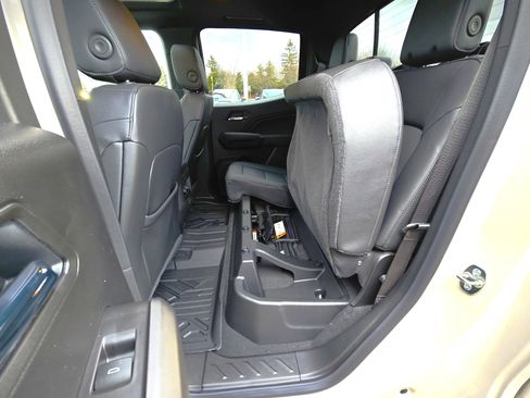 New 2026 GMC Canyon Elevation w/ Convenience Package image 16