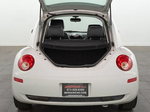 Used 2010 Volkswagen Beetle Coupe FWD image 11