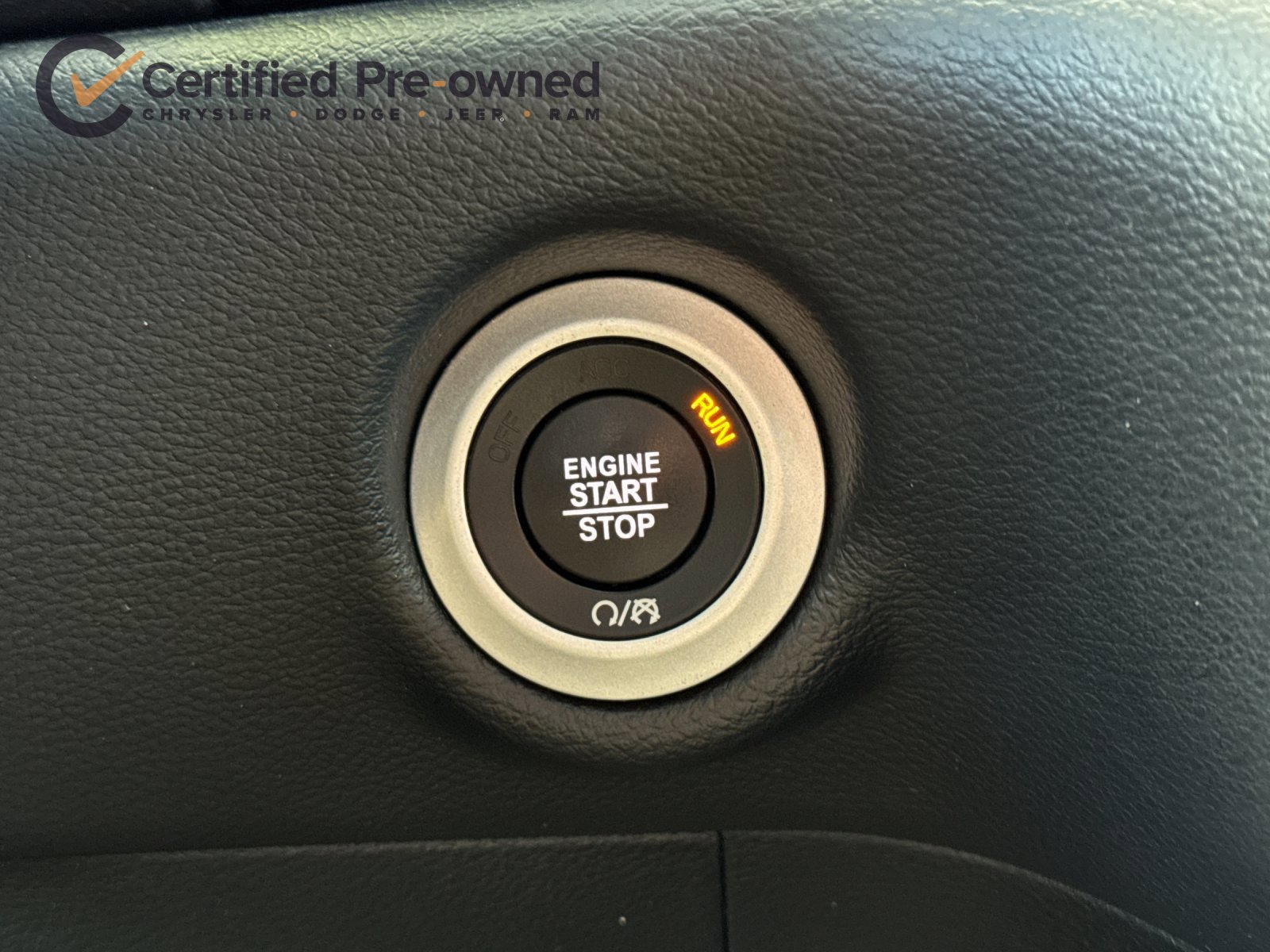 Certified 2025 Chrysler Pacifica Select FWD image 24