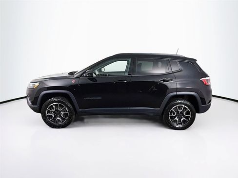 Used 2025 Jeep Compass Trailhawk w/ Trailhawk Convenience Group image 4