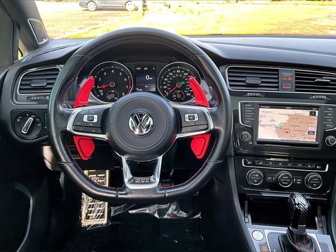 Used 2017 Volkswagen GTI Autobahn image 7
