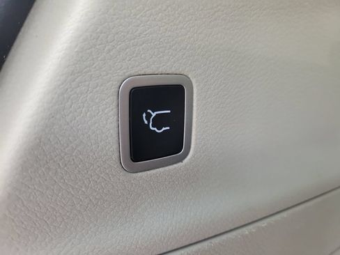 Used 2022 Chrysler Pacifica Touring-L FWD image 12