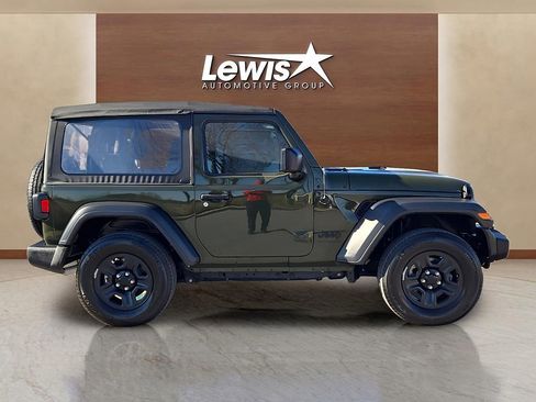 Used 2023 Jeep Wrangler Sport image 5