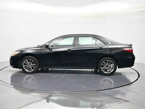 Used 2016 Toyota Camry SE FWD image 8