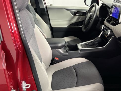 Used 2024 Toyota RAV4 XLE image 28