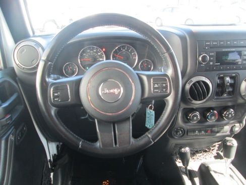 Used 2017 Jeep Wrangler Unlimited Sport w/ Quick Order Package 24S AWD/4WD image 15