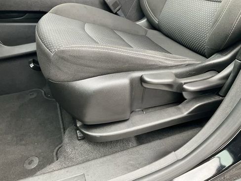 Used 2024 GMC Terrain SLE AWD/4WD image 26