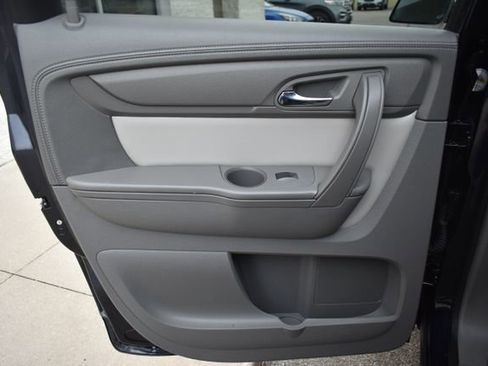 Used 2015 GMC Acadia SLE image 33