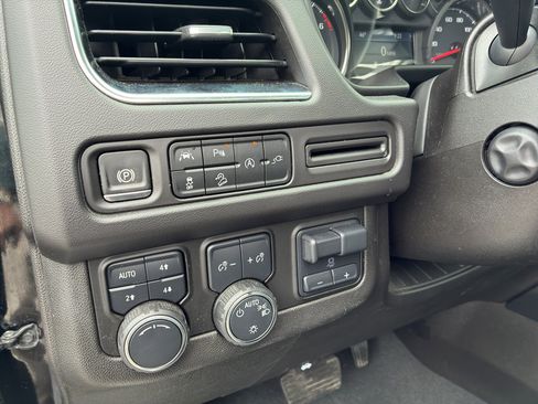 Used 2021 Chevrolet Tahoe Z71 w/ Z71 Signature Package image 11