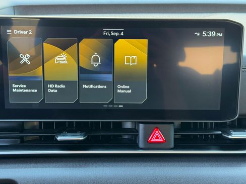 Used 2025 Kia Carnival EX FWD image 31