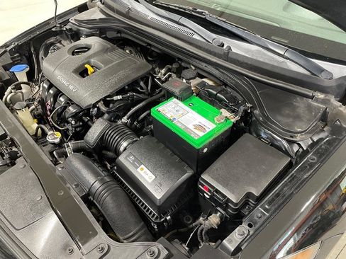 Used 2017 Hyundai Elantra SE FWD image 33