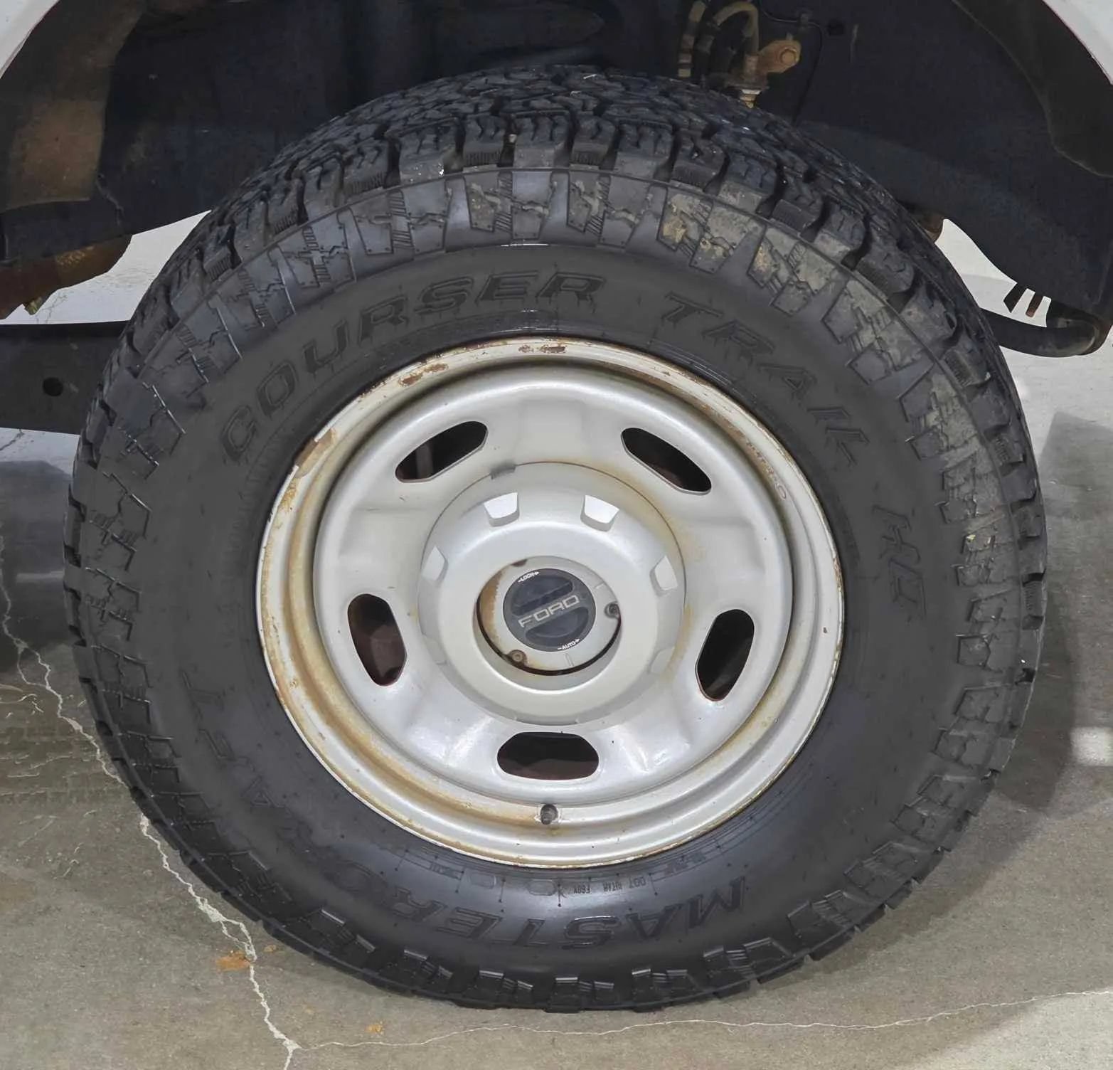Used 2017 Ford F250 XL w/ Power Equipment Group AWD/4WD image 32