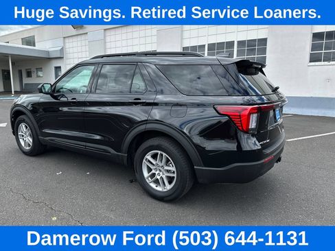 Used 2026 Ford Explorer Active AWD/4WD image 4