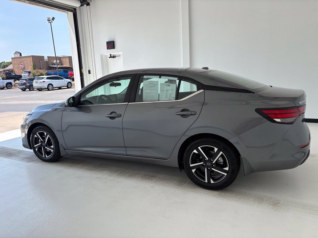 Used 2024 Nissan Sentra SV FWD image 16