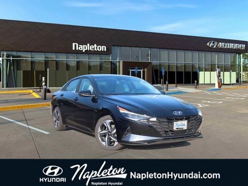 Used 2023 Hyundai Elantra Limited image 1