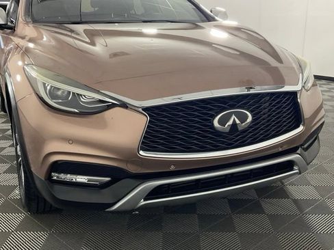 Used 2017 INFINITI QX30 Premium w/ Technology Package AWD/4WD image 10