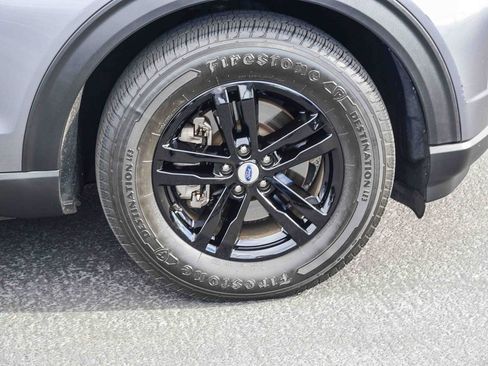 Used 2021 Ford Explorer XLT w/ Equipment Group 202A image 9