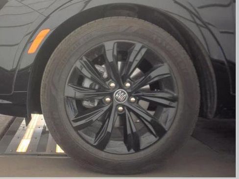 Used 2025 Buick Envista Sport Touring image 6